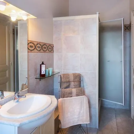 Maison D'aladern Bed & Breakfast *